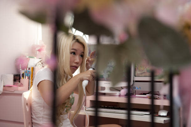 Xiaxue tells Yahoo! Singapore what being a full-time blogger is like. (Yahoo! photo/Alan Lim)