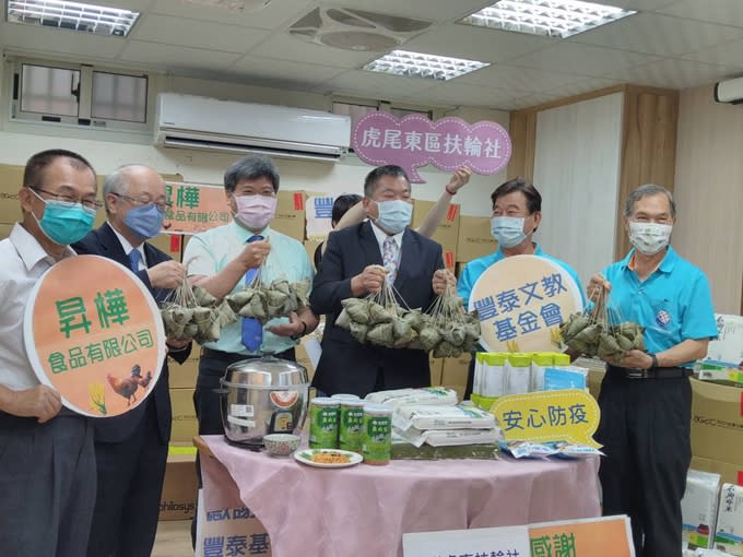 虎東、豐泰端午節送愛心　雲林家扶親子疫情多安心