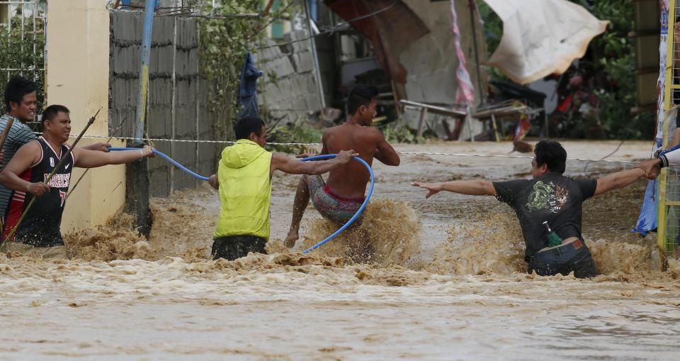 Typhoon Koppu pounds the Philippines