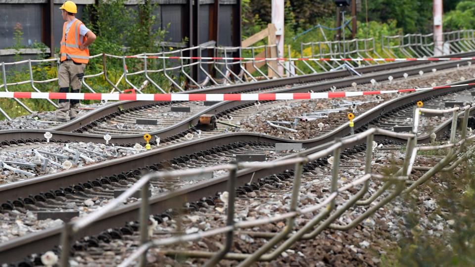 Der volkswirtschaftliche Schaden an der Bahn-Tunnelbaustelle in Rastatt beträgt mehr als zwei Milliarden Euro. Foto: Uli Deck