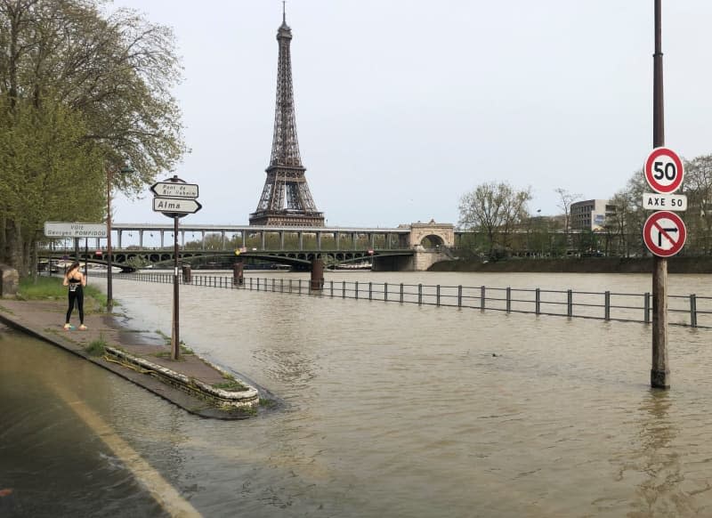 The Seine River overflows its banks in Paris following heavy rainfall in parts of France. Michael Evers/dpa