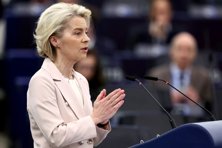 La presidenta del Parlamento Europeo, Ursula von der Leyen, pronuncia un discurso ante el pleno del Parlamento Europeo de Estrasburgo, en Francia, el 23 de abril de 2024 (Frederick Florin)