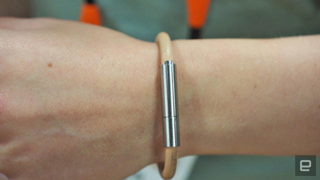 Gold Replacement Bracelet - invisaWear® Smart Jewelry