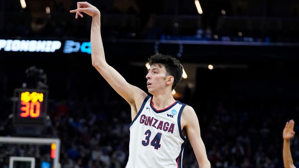 Gonzaga center Chet Holmgren against Arkansas in the Sweet 16 of the NCAA tournament in San Francisco on March 24.