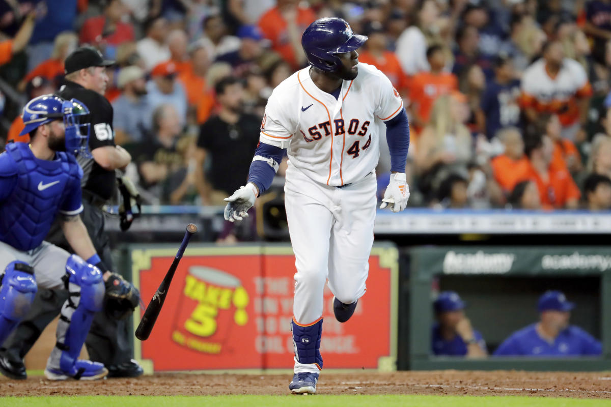 Injured Astros All-Star slugger Alvarez takes a step forward while Brantley  is not ready to hit