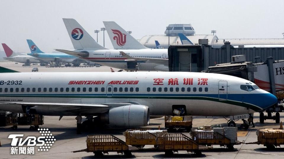 大陸深圳航空客機停靠北京首都機場。（圖/達志影像美聯社）