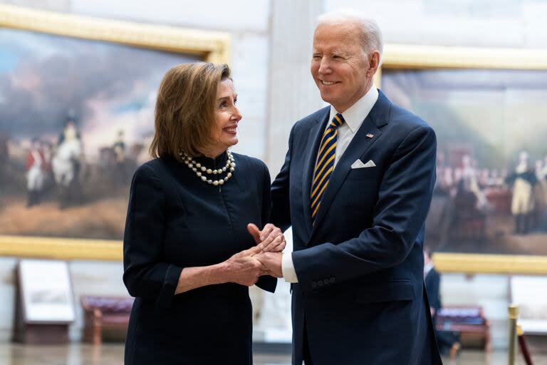 Nancy Pelosi junto a Joe Biden, en el Capitolio