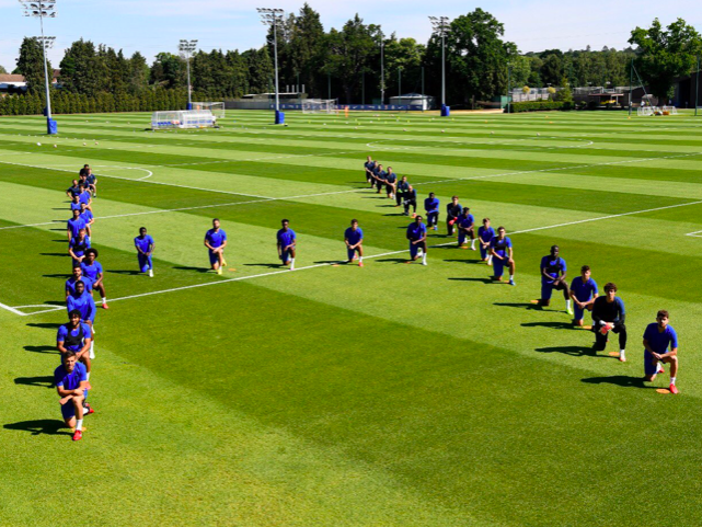 Chelsea players take a knee before training: Chelsea FC