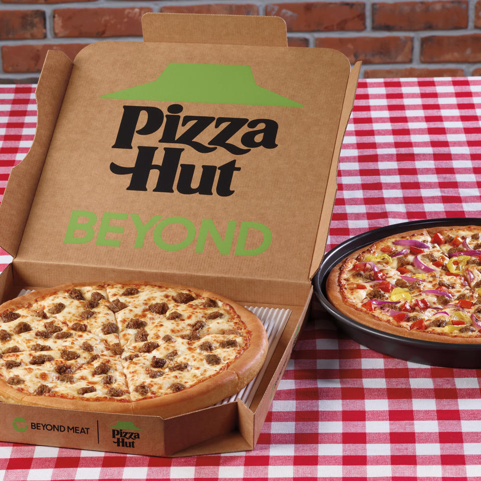 Pizza Hut has partnered with Beyond Meat to become the first national pizza company to bring a plant-based meat pizza to the masses (Courtesy: Pizza Hut)