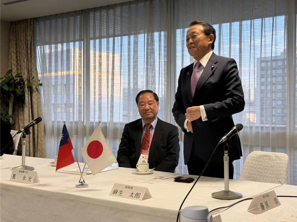 日本前首相麻生太郎認為，想要避免戰爭有3大要素。（蔡宗豪提供／洪榮志台南傳真）