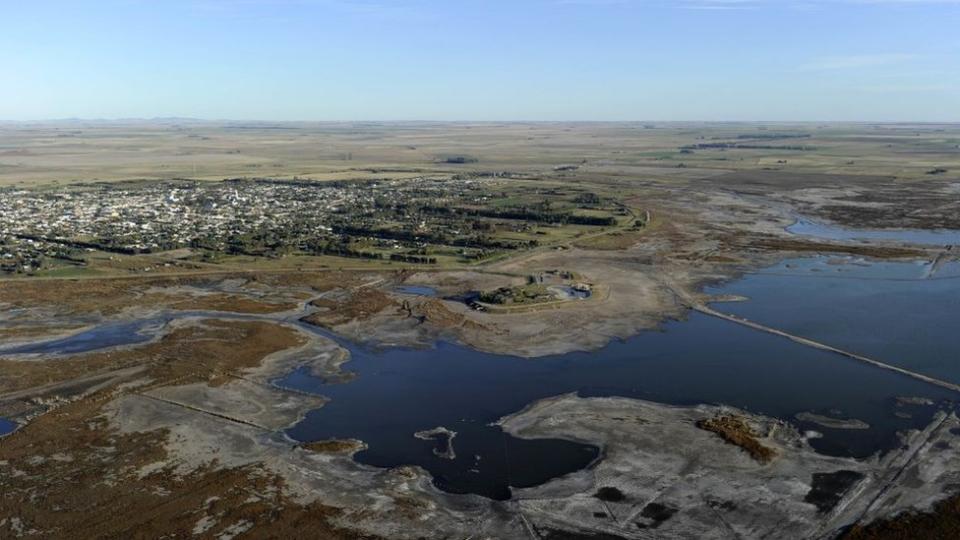 Villa Epecuén era un bello destino turístico en la provincia de Buenos Aires hasta que en 1985 un temporal causó la rotura de un dique que protegía la ciudad y las aguas lo invadieron todo. Esta foto es de 2011.