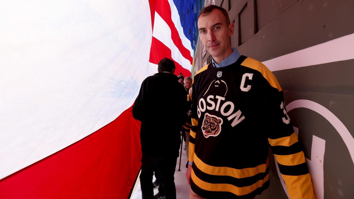 Zdeno Chara reunites with family in Boston for first time since signing  with Capitals: 'It was good to be a dad