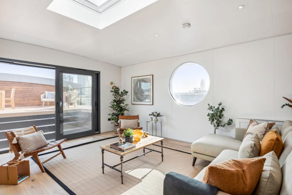 houseboat for sale in cheyne walk, chelsea