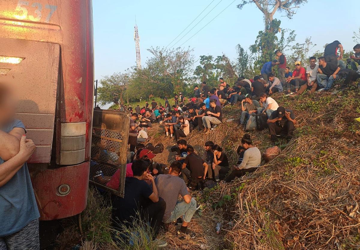 La Cancillería de Ecuador reporta 46 emigrantes abandonados en una