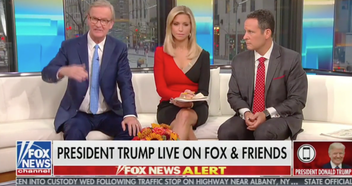 Los presentadores de “Fox & Friends” (de izquierda a derecha), Steve Doocy, Ainsley Earhardt y Brian Kilmeade hablaron con el presidente Donald Trump el 11 de octubre sobre Khashoggi y sobre las relaciones entre Estados Unidos y Arabia Saudí.