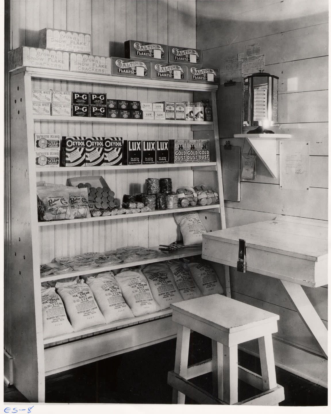 1927 Stock shelf and checkout stand