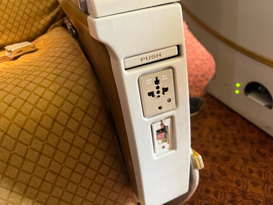 Power outlet on business class was broken.