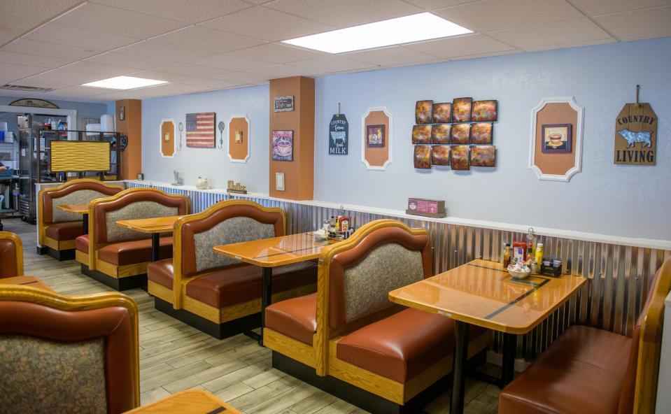 Booths replace the old bar area of Mel's Cafe, giving diners more seating at the new 520 Cafe on Bloomington Road in East Peoria.