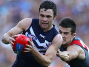 Catch me if you can: Docker Hayden Ballantyne gets away from his Essendon tag
