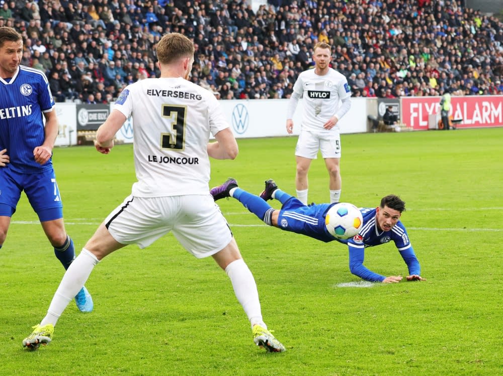 Wieder kein Auswärtssieg: Schalke punktet in Elversberg