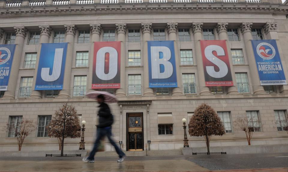 FTSE (1401010) -- WASHINGTON D.C., Jan. 10, 2014 (Xinhua) -- A man walks past the Chamber of Commerce building in Washington, DC., the United States, Jan. 10, 2014. The Labor Department reported that only 74,000 jobs were added to payrolls in last December, the fewest in three years and far less than economists were expecting, but the unemployment rate falling from 7 to 6.7 percent. (Xinhua/Yin Bogu) US-WASHINGTON D.C.-JOBS REPORT-UNEMPLOYMENT RATE-FALLING PUBLICATIONxNOTxINxCHN   Washington D C Jan 10 2014 XINHUA a Man Walks Past The Chamber of Commerce Building in Washington DC The United States