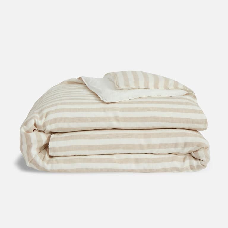 <p><strong>Brooklinen</strong></p><p>brooklinen.com</p><p><strong>$212.00</strong></p><p><a href="https://go.redirectingat.com?id=74968X1596630&url=https%3A%2F%2Fwww.brooklinen.com%2Fproducts%2Flinen-duvet-cover&sref=https%3A%2F%2Fwww.countryliving.com%2Fshopping%2Fgifts%2Fg38268503%2Ferin-napier-black-friday%2F" rel="nofollow noopener" target="_blank" data-ylk="slk:Shop Now;elm:context_link;itc:0;sec:content-canvas" class="link ">Shop Now</a></p><p>We love linen for bedding because it's cozy yet breathable, perfect for Southern nights. This duvet cover provides the warmth you need on a chilly evening without being too suffocating! Brooklinen is offering 20% off sitewide from 11/17-11/30, so shop around! </p>