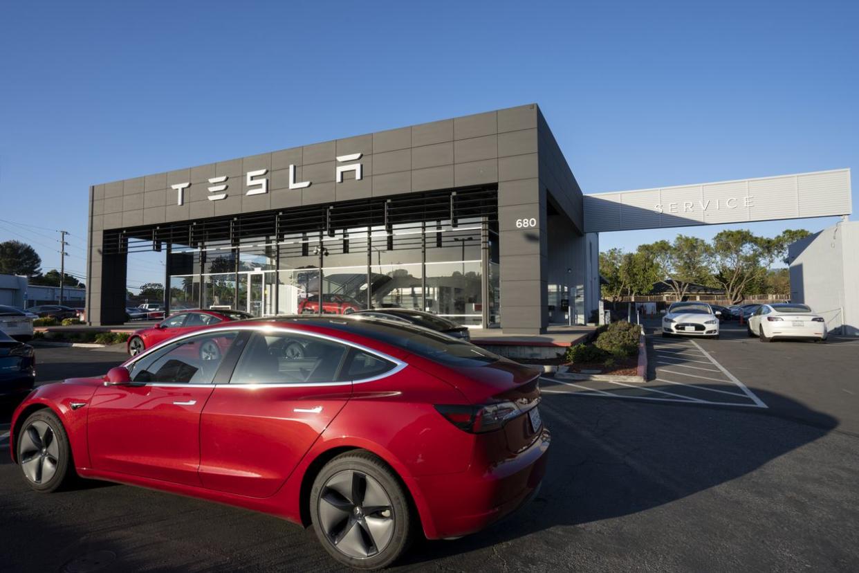 Tesla Showroom