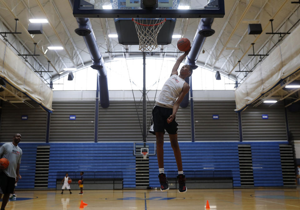 Emoni Bates is shown during a practice in Ypsilanti, Michigan. Bates is the top basketball recruit in the class of 2022, and he might be able to jump straight to the NBA. (AP)