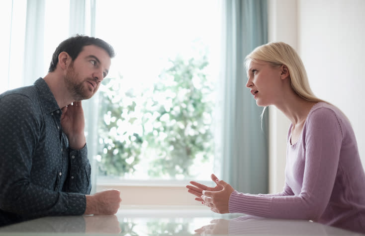 Los mecanismos de defensa podrían estar afectando negativamente tu relación. – Foto: Tetra Images/Getty Images