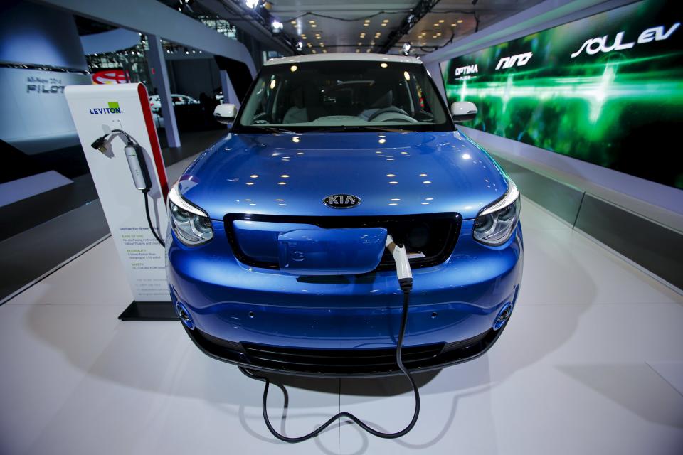 The Kia Soul EV is seen during the 2016 New York International Auto Show in Manhattan, New York March 24, 2016. REUTERS/Eduardo Munoz