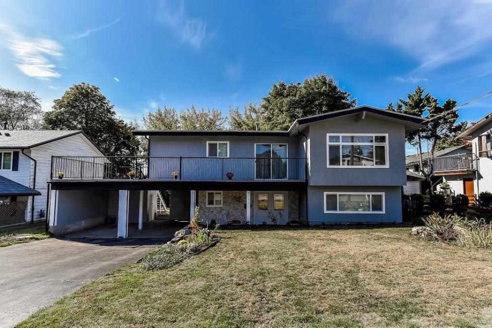 <p><span>7395 Minster Drive South, Delta, B.C.</span><br> Location: Delta, British Columbia<br> List Price: $998,888<br> (Photo: Zoocasa) </p>