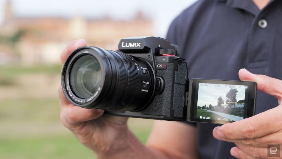 <p>Panasonic G9 II mirrorless camera review</p>
