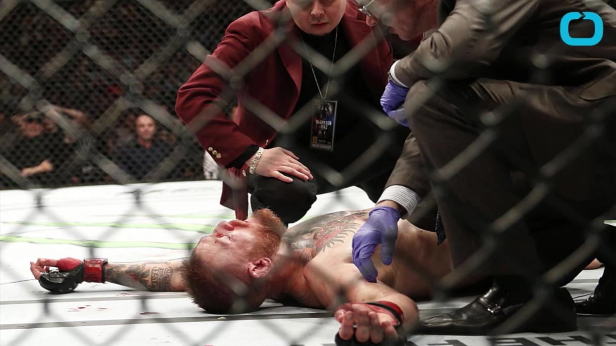 Conor McGregor Loses to Nate Diaz at the UFC 196