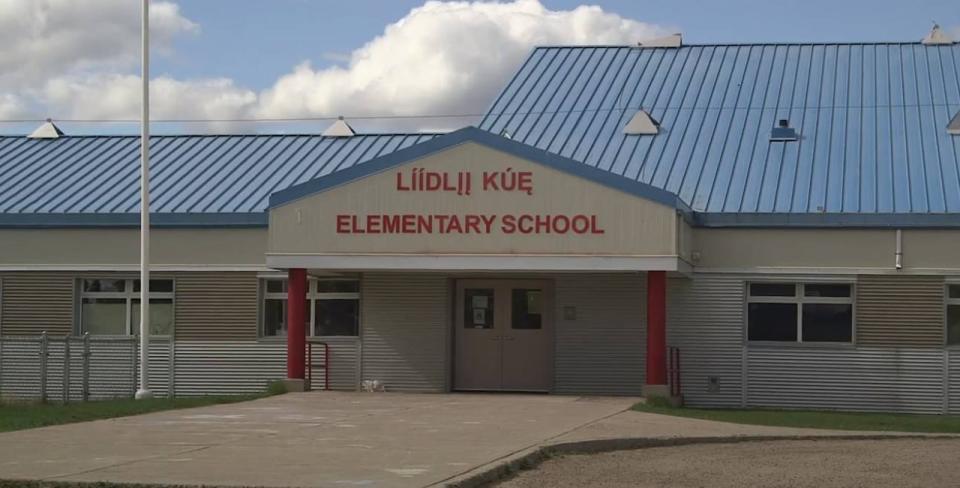 Líídlįį Kúę Elementary School in Fort Simpson, N.W.T. (CBC - image credit)