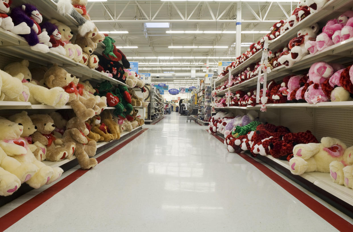 Secret Santas are paying off layaway balances across the country. What's behind this trend? (Photo: Getty Images) 