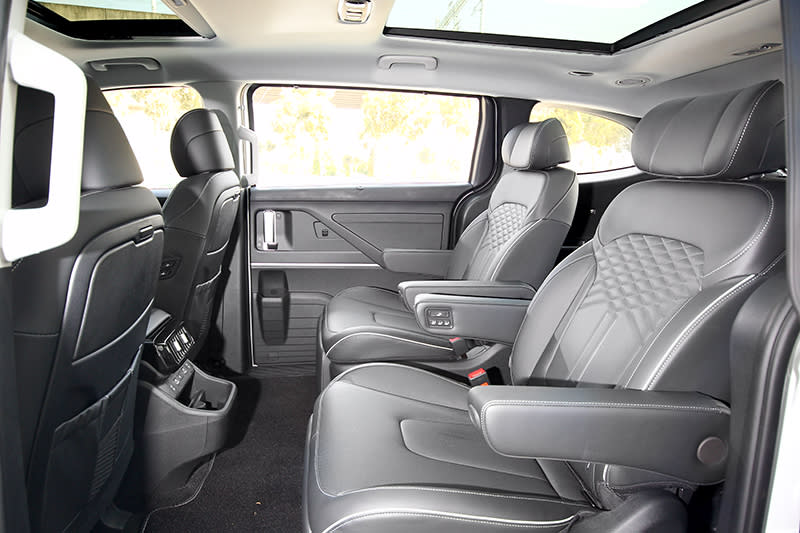 GLT-B VIP車型第二排配備VIP皇家座椅。