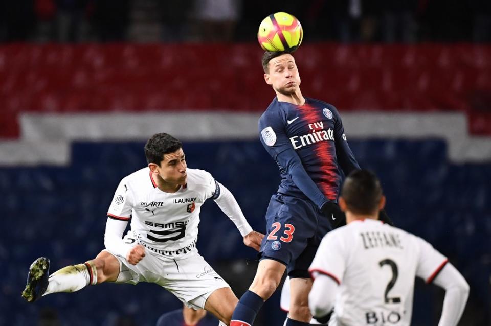 <p>Le PSG peut-il gagner sans Neymar ? La réponse est oui. La preuve avec cette probante victoire 4-1 contre Rennes, grâce à un doublé de Cavani, un but de Mbappé et un but de Di Maria. Anecdotique ? Non, car ce match-là était le premier après la grave blessure de Neymar, touché au pied quatre jours plus tôt en Coupe de France face à Strasbourg. </p>