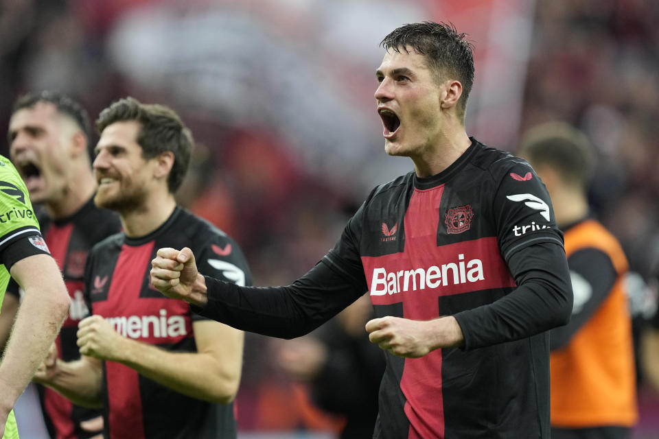 Patrik Schick del Bayern Leverkusen celebra la victoria de su equipo ante el Hoffenheim en la Bundesliga el sábado 30 de marzo del 2024. (AP Foto/Martin Meissner)