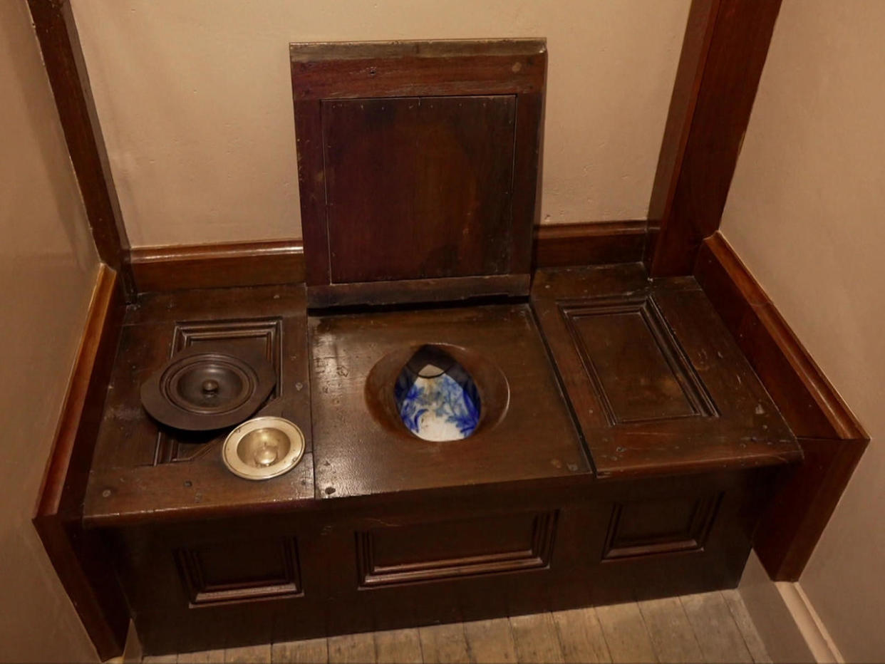 A presidential water closet. / Credit: CBS News