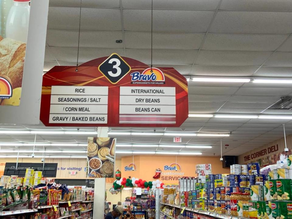 There was an problem inside a food product in this aisle at a Bravo Supermarket. DAVID J. NEAL/dneal@miamiherald.com