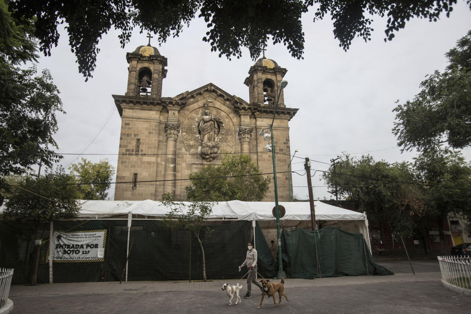 La iglesia Santuario Parroquial de Nuestra Señora de los Ángeles, en Guerrero, Ciudad de México, el 7 de agosto del 2022. (Foto AP/Ginnette Riquelme)