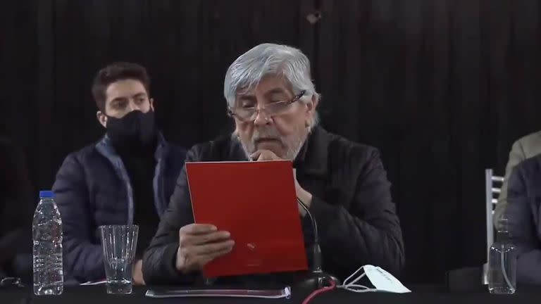 Otros tiempos: Hugo Moyano en una asamblea subida en el club Independiente; el presidente perdió poder y no se presentará en las elecciones del 2 de octubre