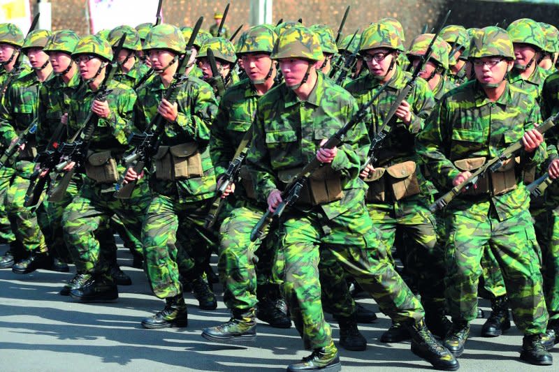 軍方內部曾提議，要將軍事訓練役士兵移回新訓中心裡待到退伍。（林瑞慶攝）
