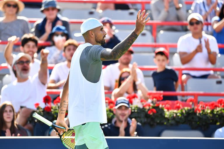 Nick Kyrgios extendió su impresionante racha con un triunfo contra el número 1 del mundo, Daniil Medvedev