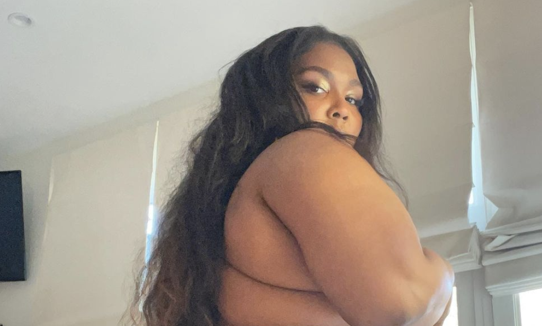 Lizzo is baring it all in an unfiltered photo in her latest Instagram post (Photo: Instagram)