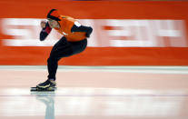 Sven Kramer of the Netherlands competes in the men's 5000 metres speed skating race during the 2014 Sochi Winter Olympics, February 8, 2014. REUTERS/Brian Snyder (RUSSIA - Tags: SPORT OLYMPICS SPORT SPEED SKATING)