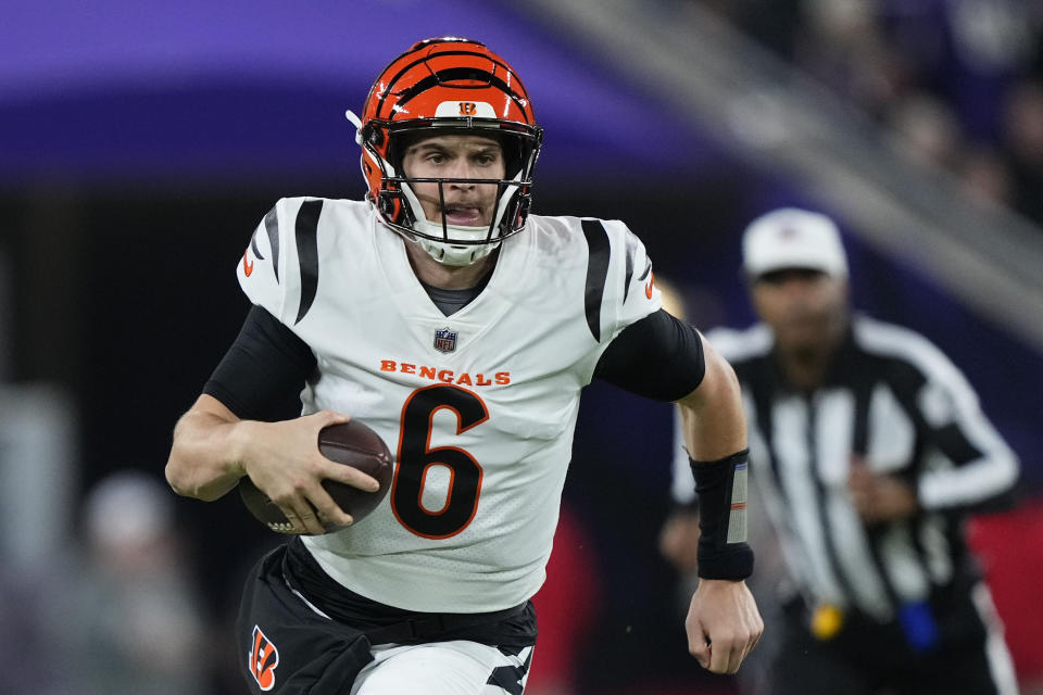 Cincinnati Bengals quarterback Jake Browning (6) gestures in the second half of an NFL football game against the Baltimore Ravens in Baltimore, Thursday, Nov. 16, 2023. (AP Photo/Matt Rourke)