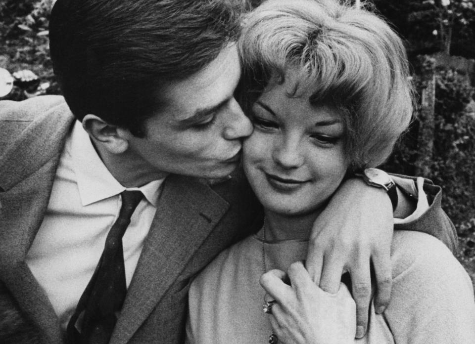 In Frankreich fand die junge Ex-"Sissi" ihre große Liebe. Mit Schauspielkollege Alain Delon war Romy Schneider von 1958 bis 1964 liiert und später verlobt. Eine stürmische Romanze, gleichwohl schon vor der Trennung nicht frei von Schattenseiten ... (Bild: Getty Images / Keystone Features)