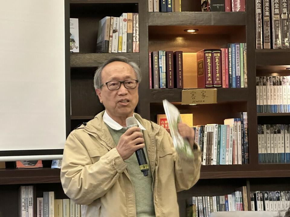 資深媒體人、知名文史工作者陳彥斌20日在台北「讀派」書店舉行新書《山城番子巴》發表會 ，北教大台灣文化研究所退休兼名譽教授賞析此書。   圖：朱蒲青攝