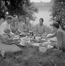<p>A farm family has a fish fry along Cane River near Natchitoches, La., 1940. (Photo: Marion Post Wolcott for Farm Security Administration/Universal History Archive/UIG via Getty Images) </p>